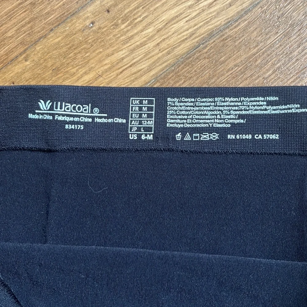 2 Pr Wacoal B Smooth Seamless High Cut Panties 834175 Black Mocha 6M NWOT - Picture 5 of 5